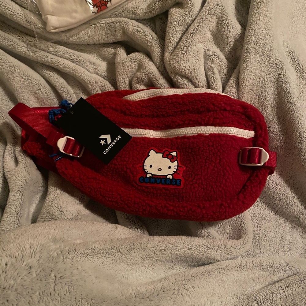 NWT. HELLO KITTY x CONVERSE FANNY PACK